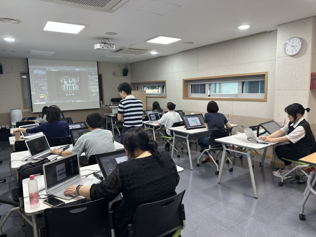 대현도서관 웹툰 강좌 운영 사진. 행복북구문화재단