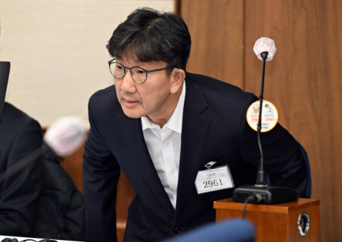 '통일교 불법자금 수수 혐의' 권성동, 첫 재판 출석