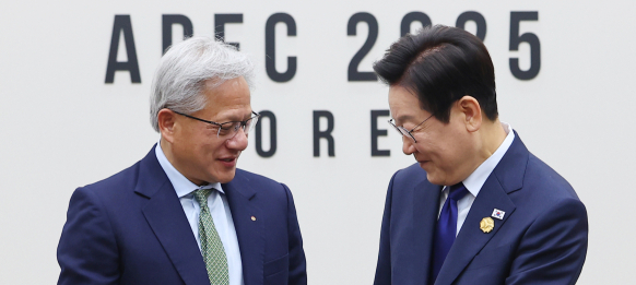 젠슨 황의 선물 'GPU 26만장', 가동할 전력이 없다