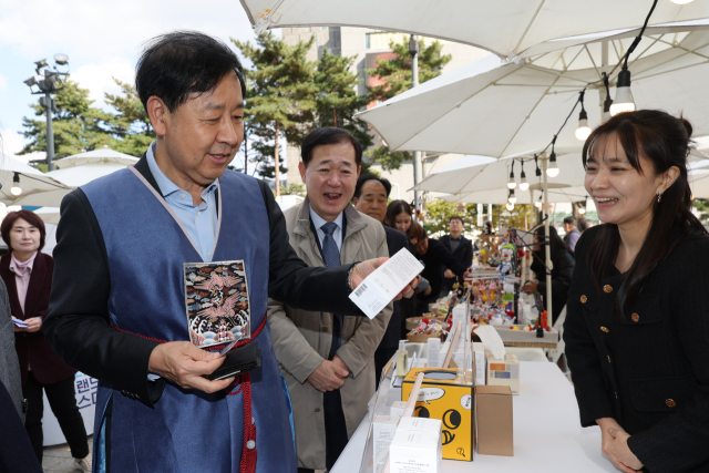구윤철 부총리 겸 기획재정부 장관이 12일 서울 중구 두타몰 광장에서 열린 