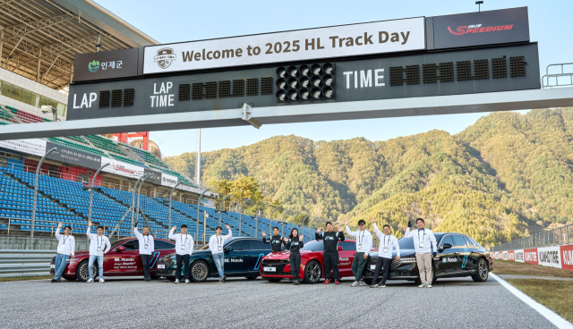 HL트랙데이 2025 시승 차량, (왼쪽부터) 올인원카 1, 올인원카 2, 스티어 바이 와이어(Steer by Wire) 탑재 차량, 스마트 댐핑 컨트롤(Smart Damping Control) 탑재 차량