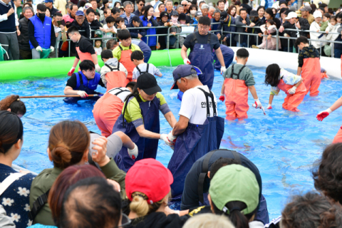 울진 죽변항 수산물축제, 관광객 몰이 나선다