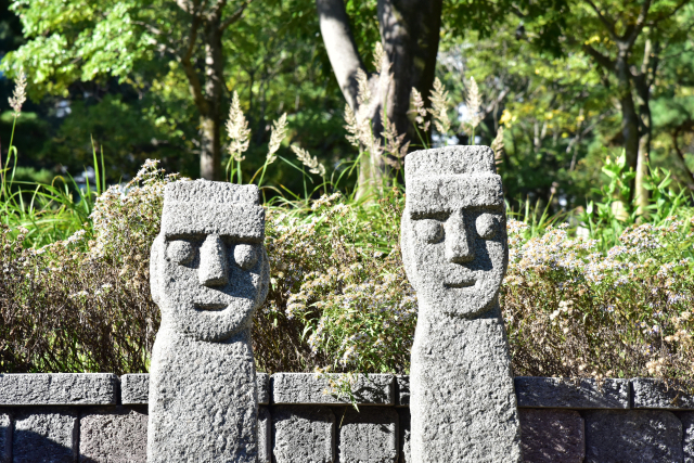 다양한 표정의 석인상(해담길). 국립대구박물관 제공