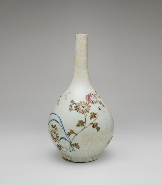 백자청화철채동채초충난국문병. 간송미술문화재단 제공