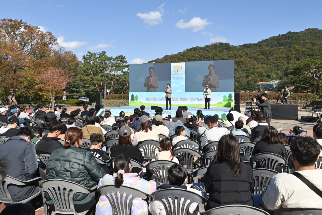 임종식 경북교육감이 2일 구미 금오산도립공원 잔디광장 일원에서 개최된 