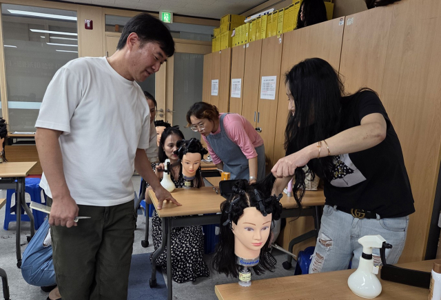 안동시자원봉사센터 전문자원봉사자 양성 아카데미 수료식 및 봉사단 발대식. 안동시 제공