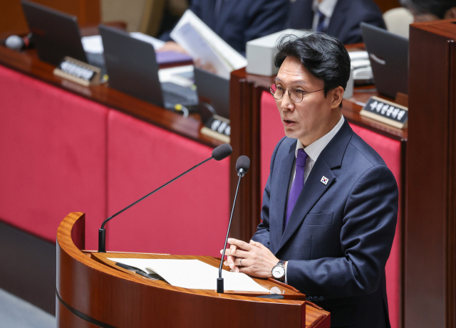 김민석 국무총리가 6일 국회 예산결산특별위원회 회의장에서 열린 예결위 첫 회의에 참석해 인사말을 하고 있다. 국회는 이날 예결위 전체회의를 시작으로 2026년도 정부 예산 심의에 들어갔다. 연합뉴스