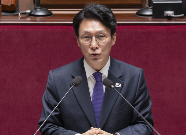 김민석 국무총리가 6일 국회 예결위 회의장에서 열린 전체회의에 참석해 인사말을 하고 있다. 이날 국회 예결위는 정부가 제출안 2026년도 예산 심의에 본격 돌입했다. 연합뉴스