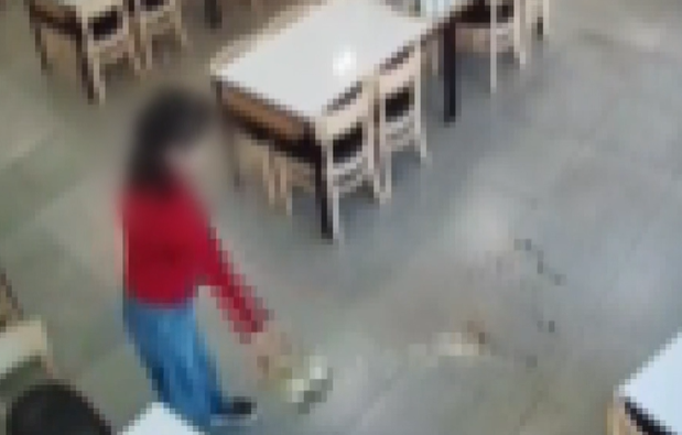 환불 거절에 음식 바닥에 쏟고 욕설…차로 다리 들이받아도 '불송치'?