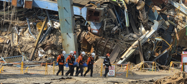 울산발전소 매몰 7명 중 3명 사망…사망 추정 2명, 실종 2명