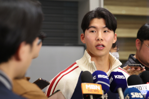 '금의환향' 김혜성 입국장서 