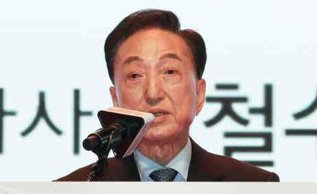 李 대통령, '인종차별 발언 의혹' 적십자회장 감찰 지시