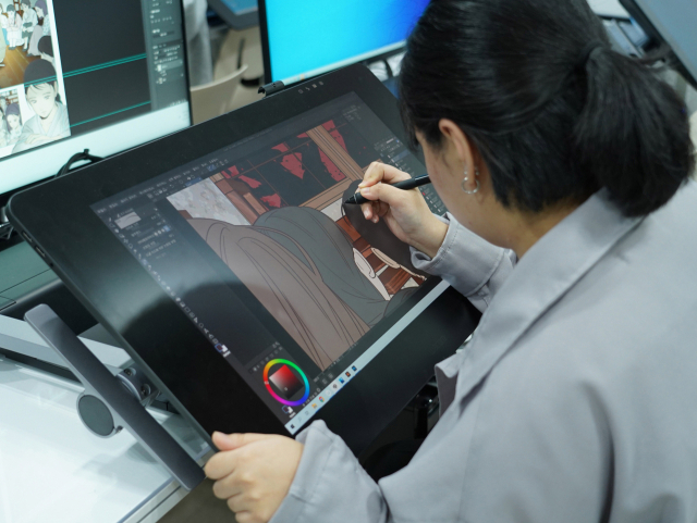 영진전문대 아트미디어계열 만화애니메이션과 학생들이 실습 수업을 받고 있다. 영진전문대 제공