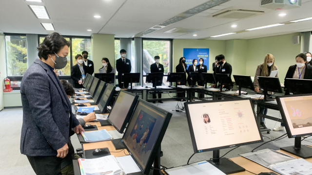 영진전문대 아트미디어계열 시각디자인과가 서울에서 취업 쇼케이스를 진행하고 있다. 영진전문대 제공