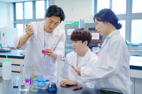 [학과 Insight+전공 Inside] 영남이공대 화장품화공계열, 화학·바이오 융합 인재 양성 선도
