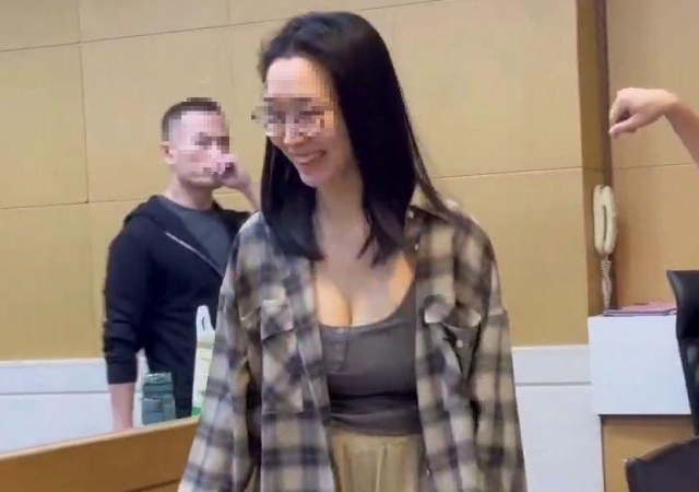 보석허가 받은 프린스그룹 대만 거점의 비서. 대만 뉴스채널 중톈(中天·CTI) 캡처. 연합뉴스