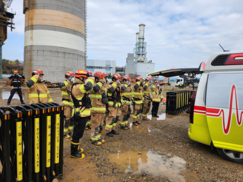 울산화력발전소 붕괴 현장 수색작업 재개…매몰자 1명 추가 수습