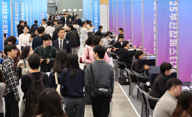 정년 1년 늘리면 고령자 5만명 은퇴 유예 