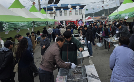 탁 트인 고속道 따라 온 관광객, 영덕 물가자미 축제 대박