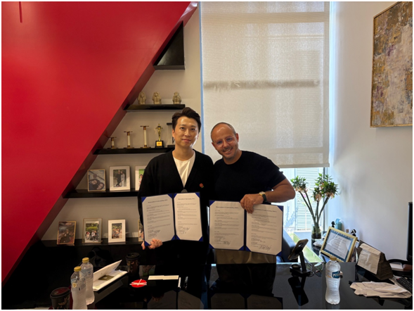 10일 이집트 바라카그룹 본사에서 MOU를 체결하고 있는 황보종은 슬릭스틸 대표와 아흐메드 라가브 바카라그룹 회장. 슬릭스틸