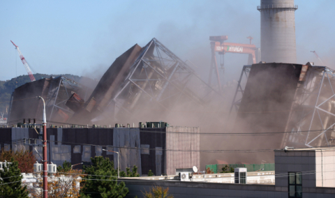 울산화력 보일러타워 4·6호기 발파 해체 [영상]