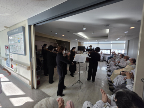 운경 유 챔버오케스트라의 선율, 어르신들을 위로하다