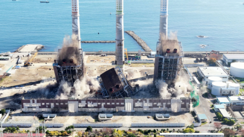 [포토뉴스] 발파 되는 울산 화력발전소 보일러 