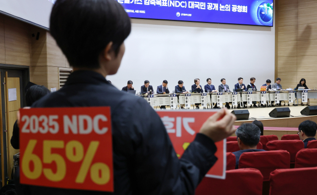 정부 'AI 3강' 외치며 탄소 감축…기업들 