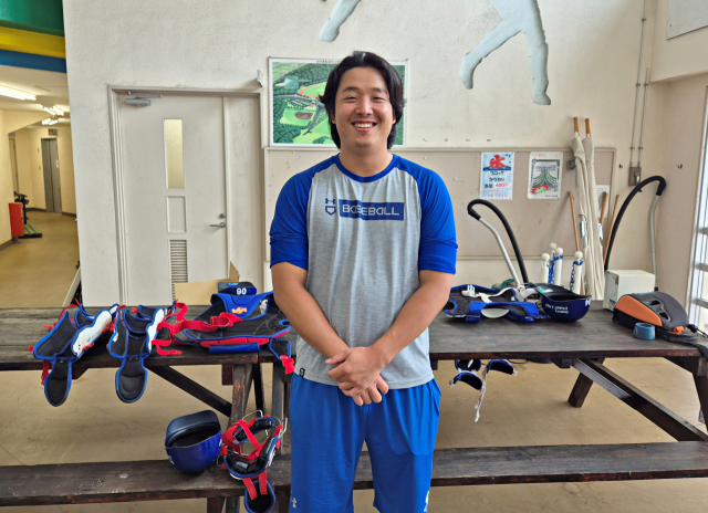 일본 오키나와 온나손에서 마무리 훈련 중 만난 삼성 라이온즈의 양창섭. 채정민 기자