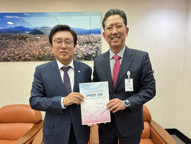 김장호 구미시장은 지난 11일 국회에서 박형수 국회 예산결산특별위원회 간사를 만나 내년도 정부 예산 확보를 위한 설명을 실시했다. 구미시 제공