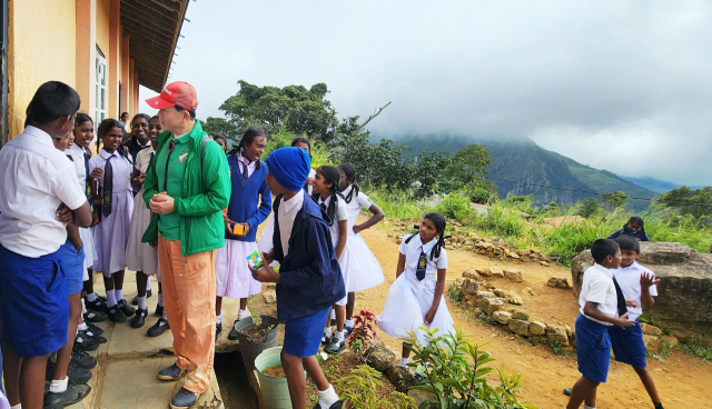 길가에서 만난 아이들의 