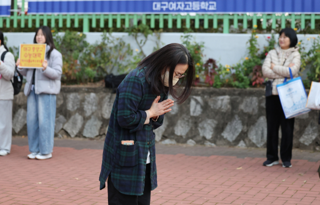 대구경북 시험장 이모저모…교문 앞 한 목소리 