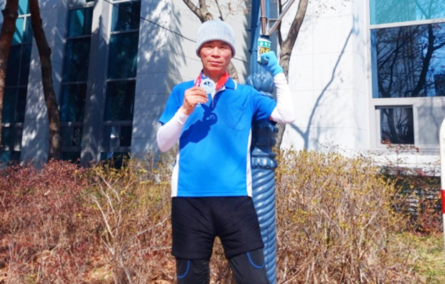 마라톤 연습 도중 교통사고를 당한 김남연(62) 씨가 삶의 마지막 순간에 5명의 목숨을 살리고 하늘의 별이 됐다. 한국장기조직기증원 제공