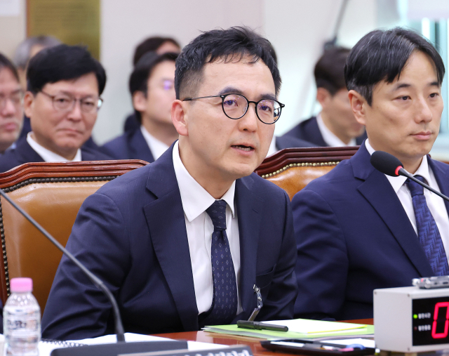 구자현 서울고검장이 23일 국회 법제사법위원회 전체회의에서 의원 질의에 답변하고 있다. 연합뉴스