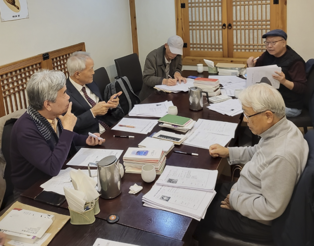 심사 장면. 대구시인협회