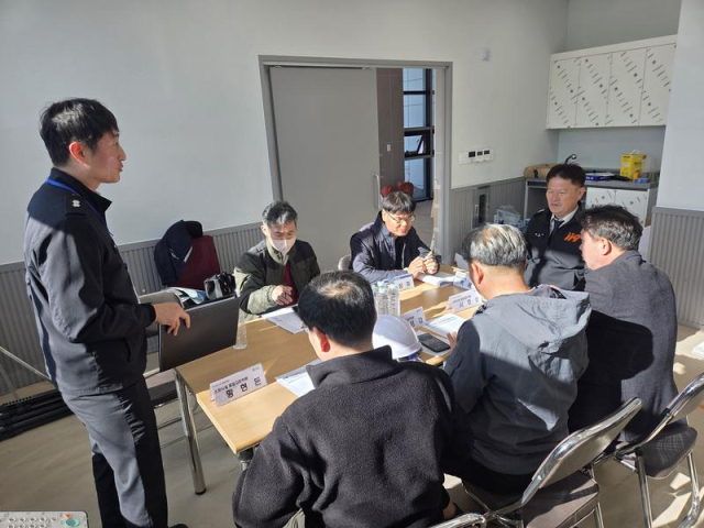 창녕소방서가 14일 소방시설 품질자문단을 운영하고 있는 모습.