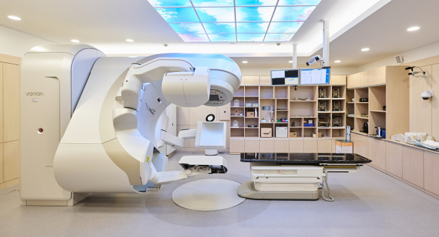 안동병원 방사선 치료 장비인 바이탈 빔.