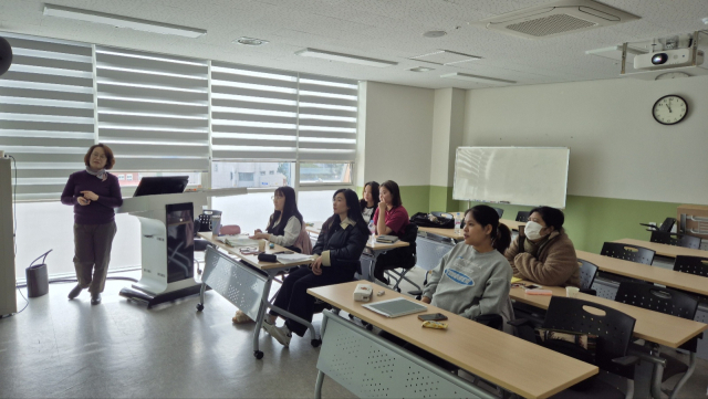봉화군평생학습관은 매주 월요일과 목요일 결혼이민여성들을 대상으로 