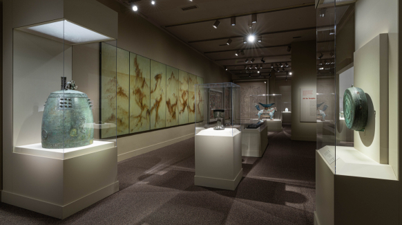 고(故) 이건희 회장 기증품 첫 해외 공개 특별전 개막