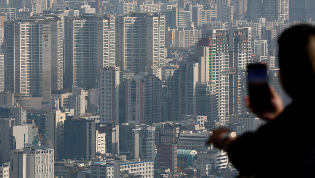 서울 남산에서 바라본 아파트의 모습. 연합뉴스