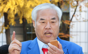 전광훈, 경찰 출석…