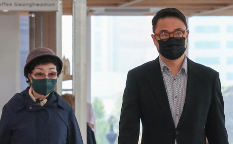 특검, 도이치 재판 중계 허용 신청…김건희 측 '모욕주기'