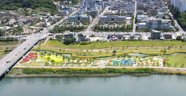 안동시가 도심 속 녹색공간을 확대하고, 생활권 산림휴양 서비스를 제공하기 위해 도시 곳곳에 공원을 조성하고 있다. 안동시 제공