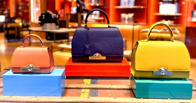 열쇠 구멍 잠금장치 디자인의 레잔