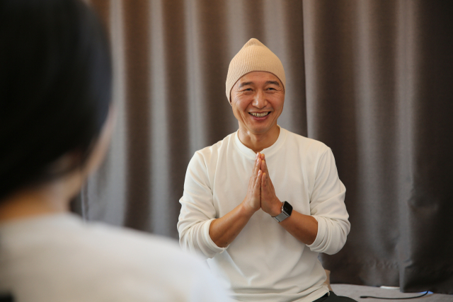 채환 씨가 제주 귓전명상센터에서 