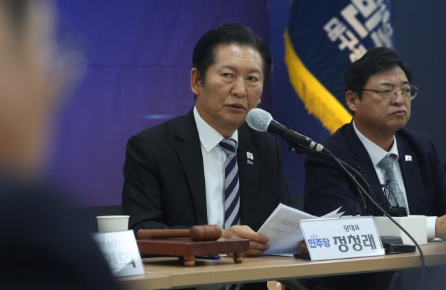 더불어민주당 정청래 대표가 19일 대구 중구 더불어민주당 대구시당에서 열린 제184차 대구 현장 최고위원회의에 참석해 모두발언하고 있다. 안성완 기자 asw0727@imaeil.com