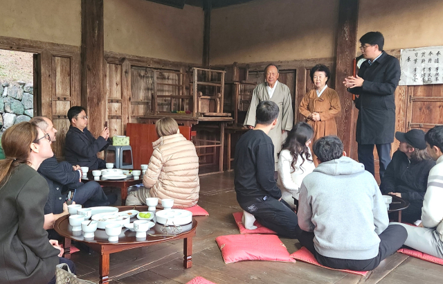 한국국학진흥원은 안동과 영양지역에서 우리나라 전통문화의 매력을 알리는 