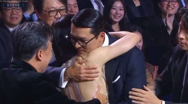 청룡영화상 휩쓴 '어쩔수가없다'…작품·감독상 6관왕