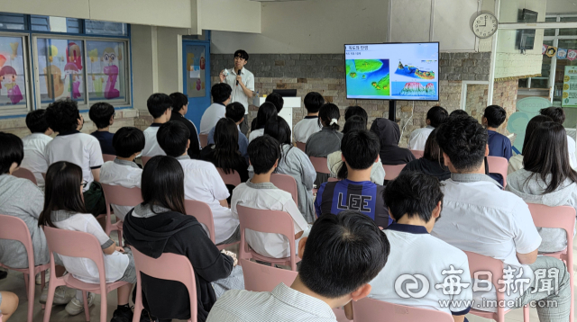울릉군 독도박물관은 태국 방콕한국국제학교에서 독도특강을 진행했다. 울릉군 제공