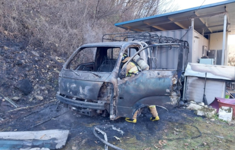 청송군 안덕면에서 차량 화재…인명피해 없으나 1톤 봉고 전소